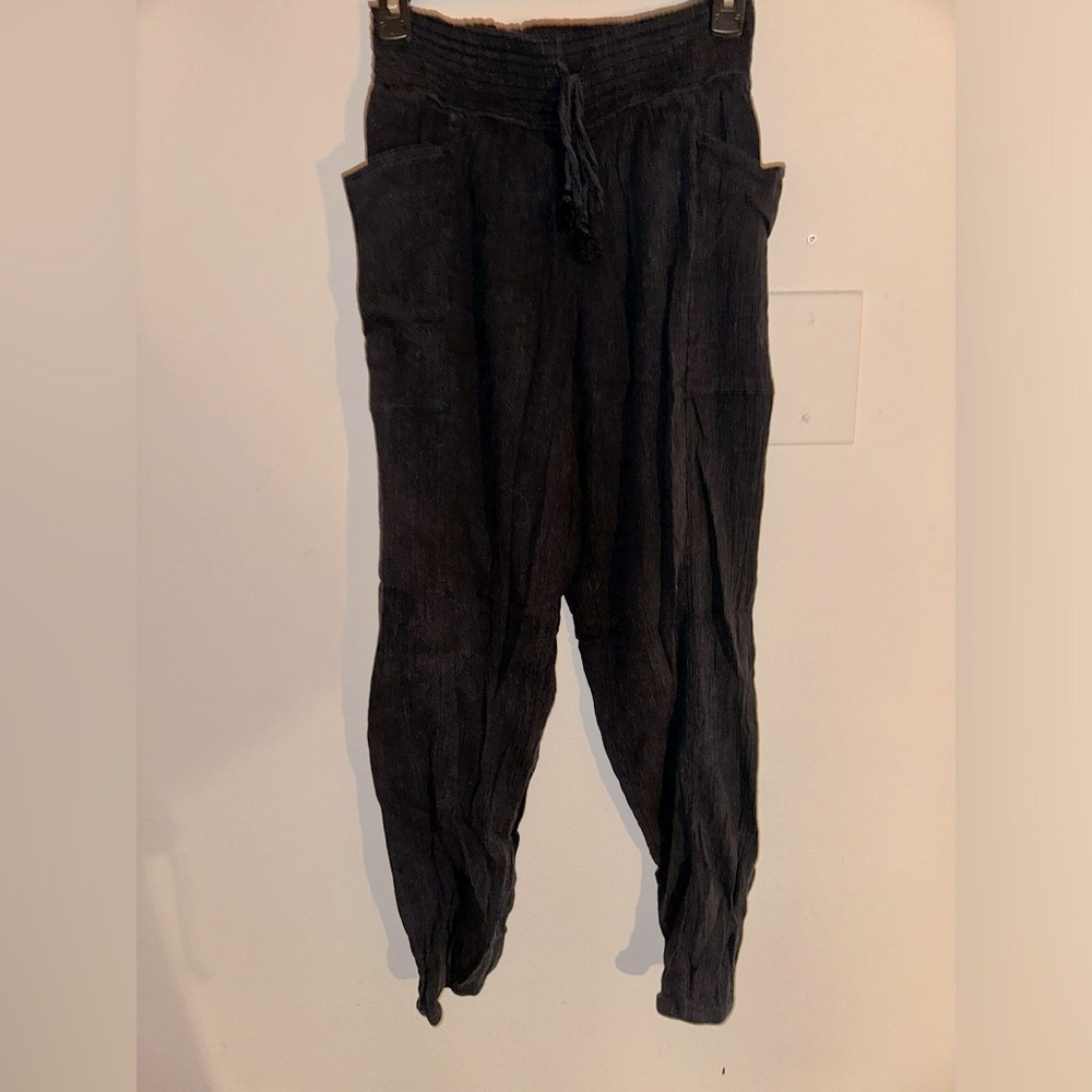 Aerie women’s black smocked waist pull on black pants boho beach summer S